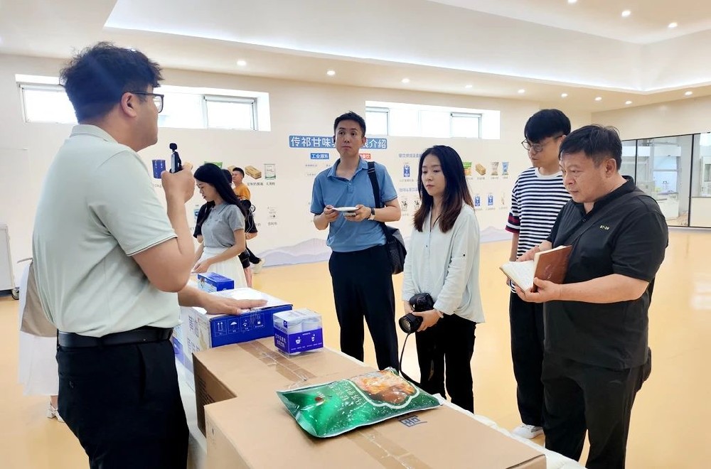 人民日?qǐng)?bào)社“光影中國(guó)”調(diào)研組到甘肅傳祁甘味乳業(yè)專題調(diào)研